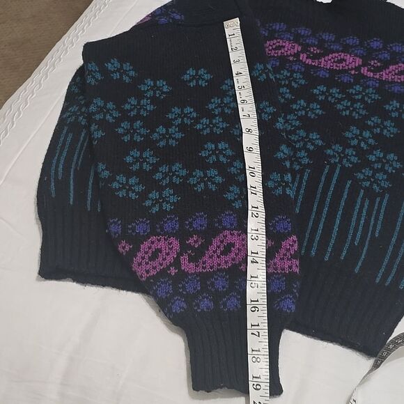 Women’s vintage 1980’s wool Halston III chunky sweater. Size Medium. - Picture 6 of 8